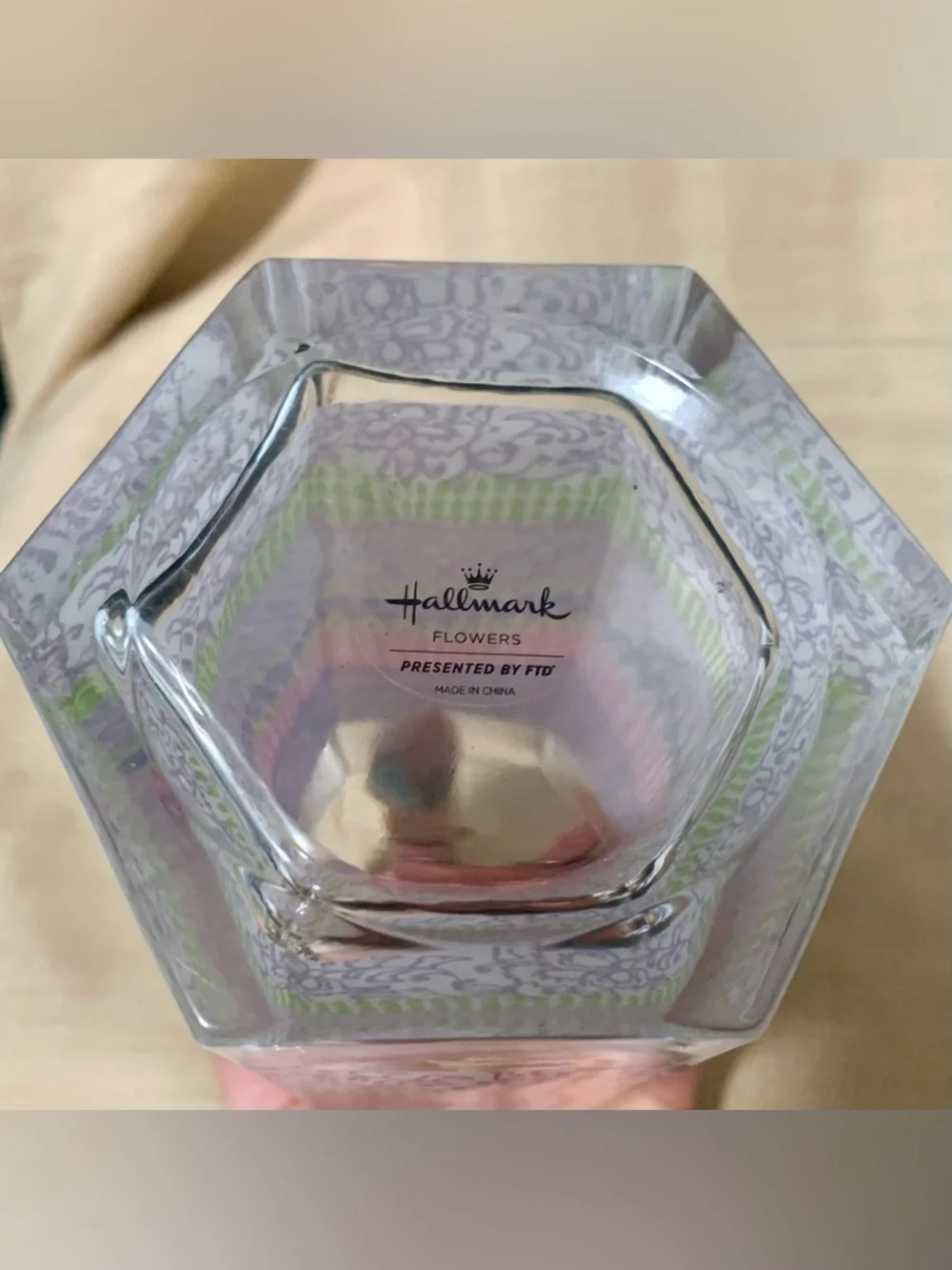 🔍 Hallmark Flowers Hexagon Glass Vase w/ FREE Water Gems